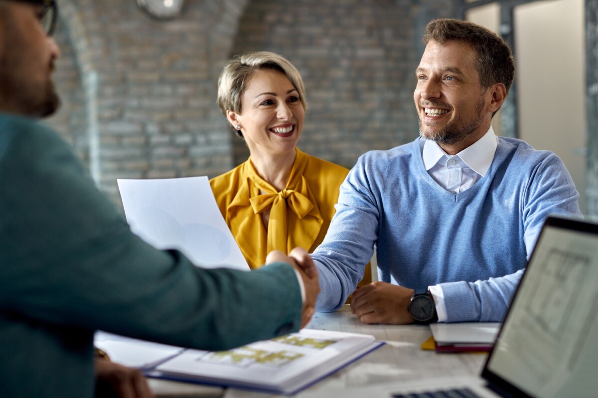 can you change insurance plans mid year