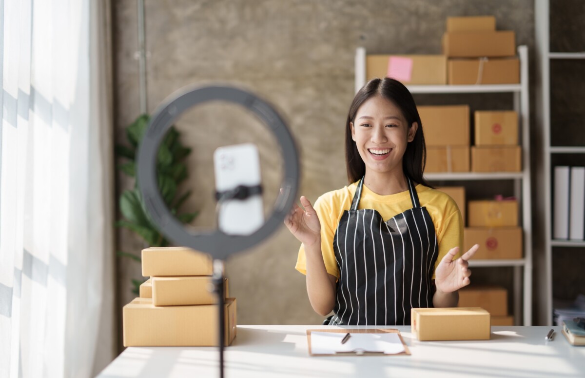 how to set up hra for small business