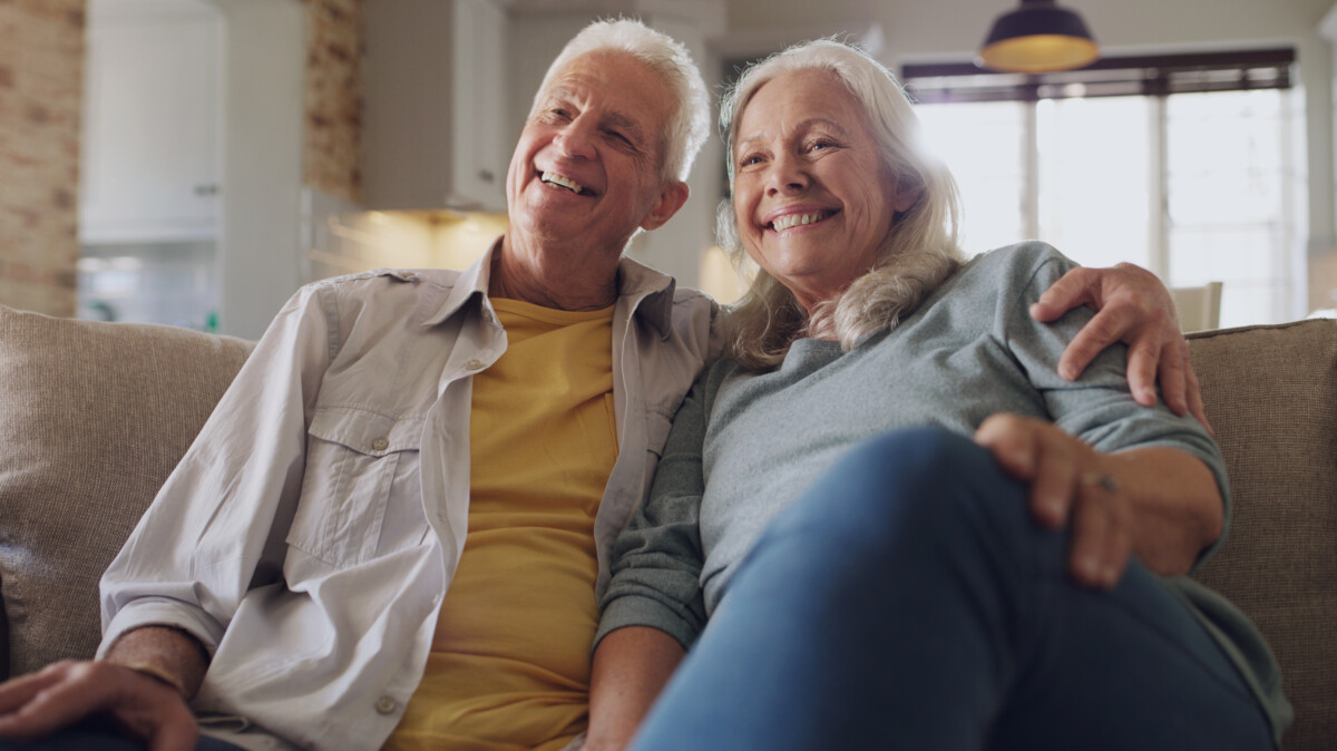 ¿Tiene AARP seguro de salud para menores de 65 años?